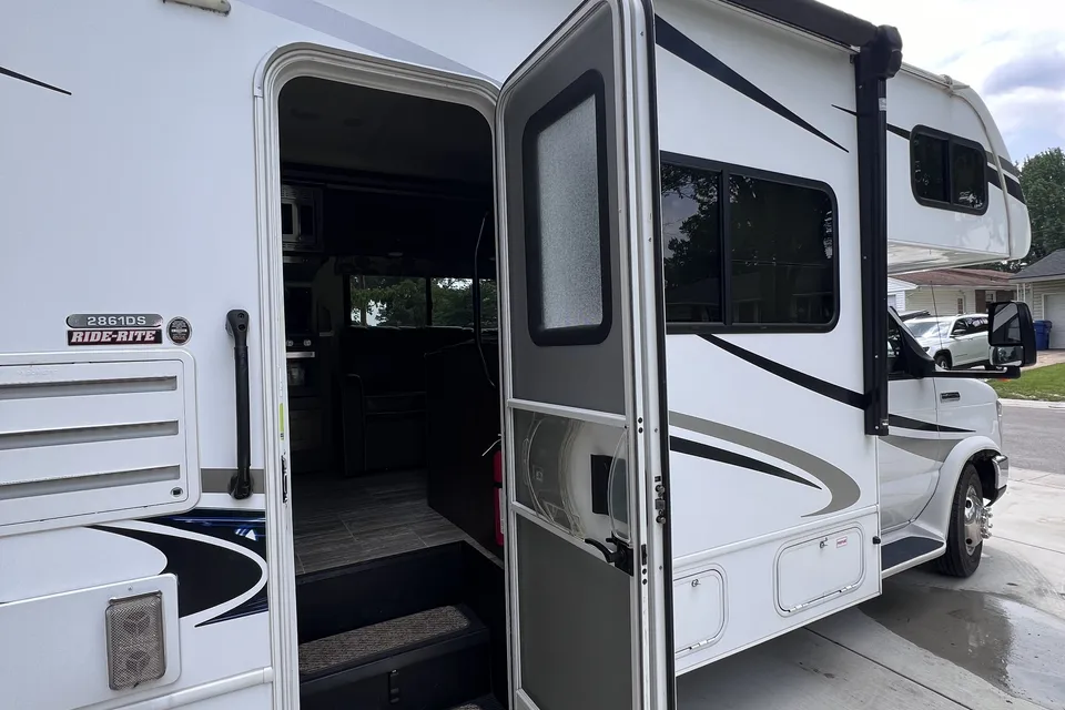 The Archway - Easy Drive Motorhome Adventure