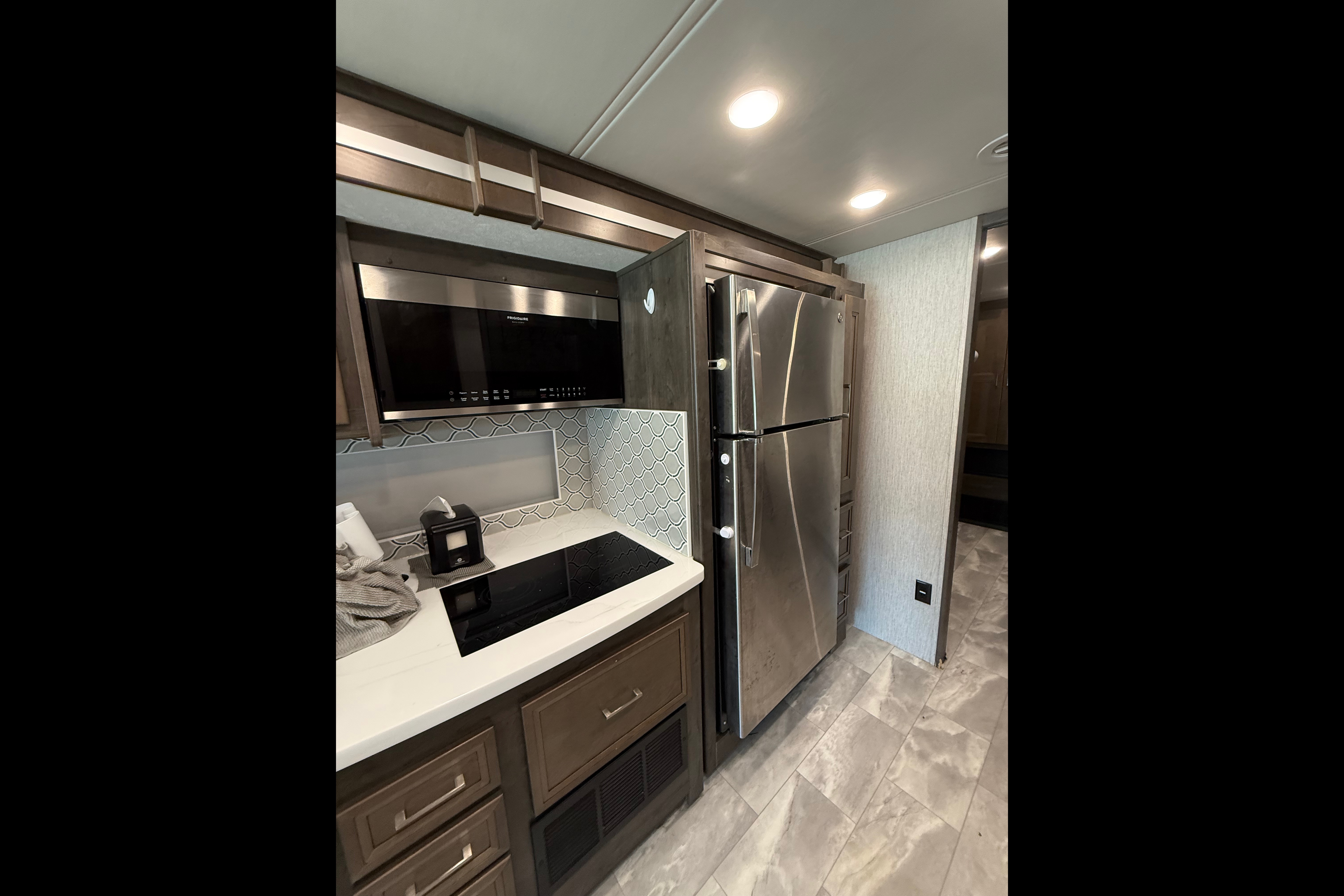 Doron’s Coachmen SRS SPORTSCOACH 354QS Class A