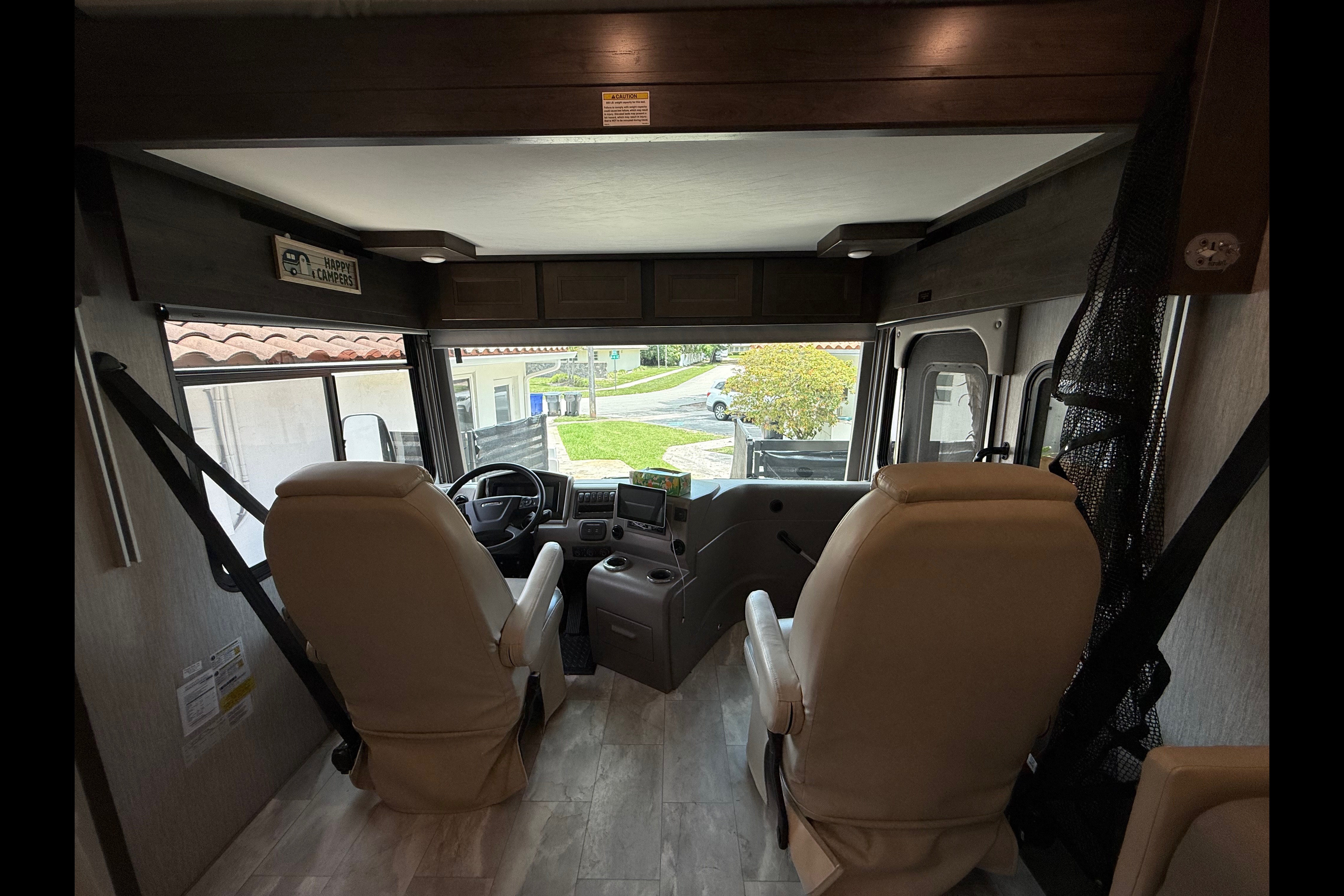 Doron’s Coachmen SRS SPORTSCOACH 354QS Class A