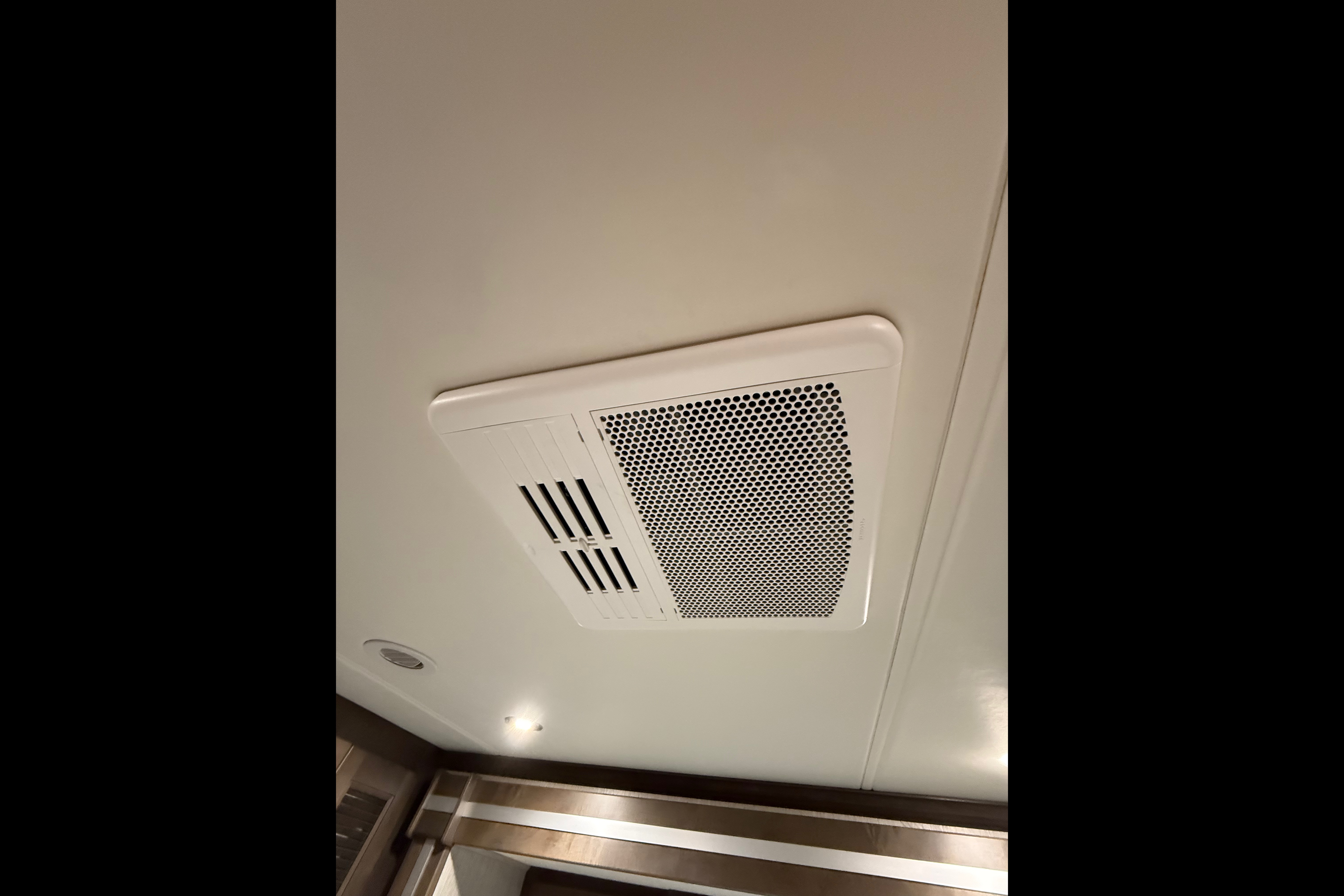 Doron’s Coachmen SRS SPORTSCOACH 354QS Class A