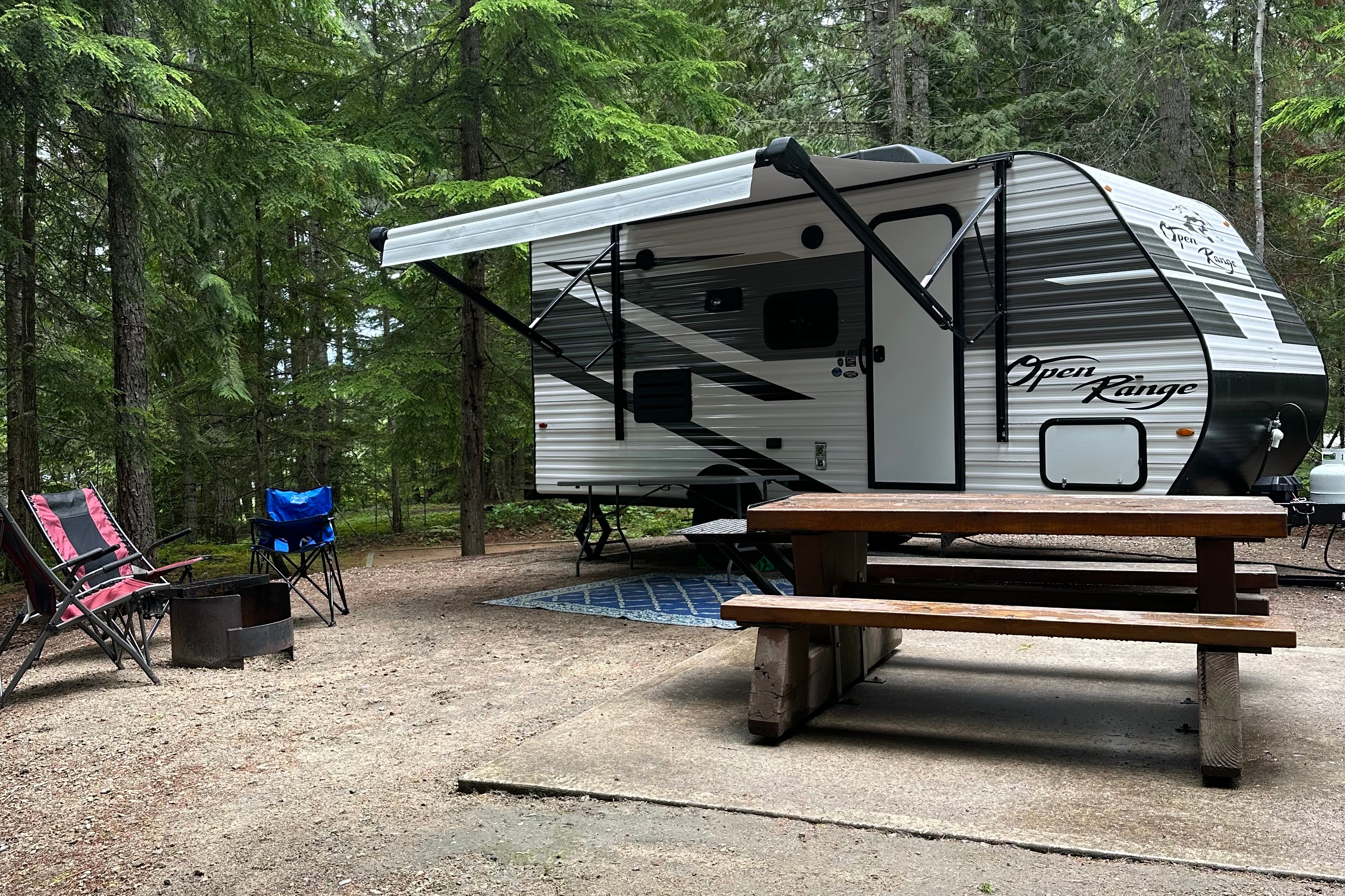 The Cozy Camper - 2022 Highland Ridge 22' Trailer