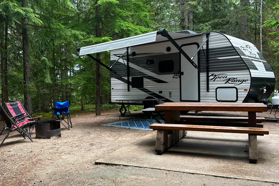 The Cozy Camper - 2022 Highland Ridge 22' Trailer