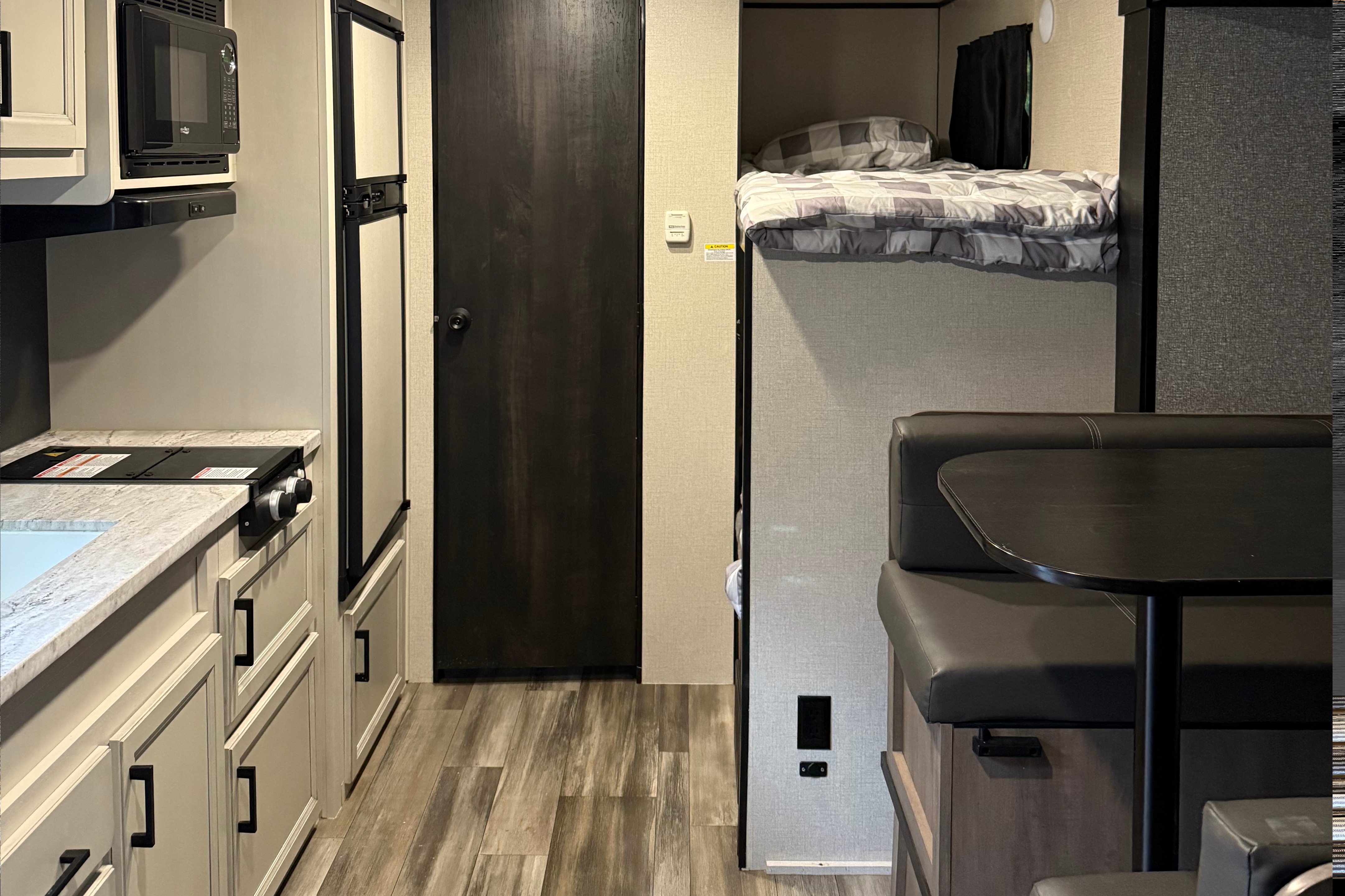 The Cozy Camper - 2022 Highland Ridge 22' Trailer