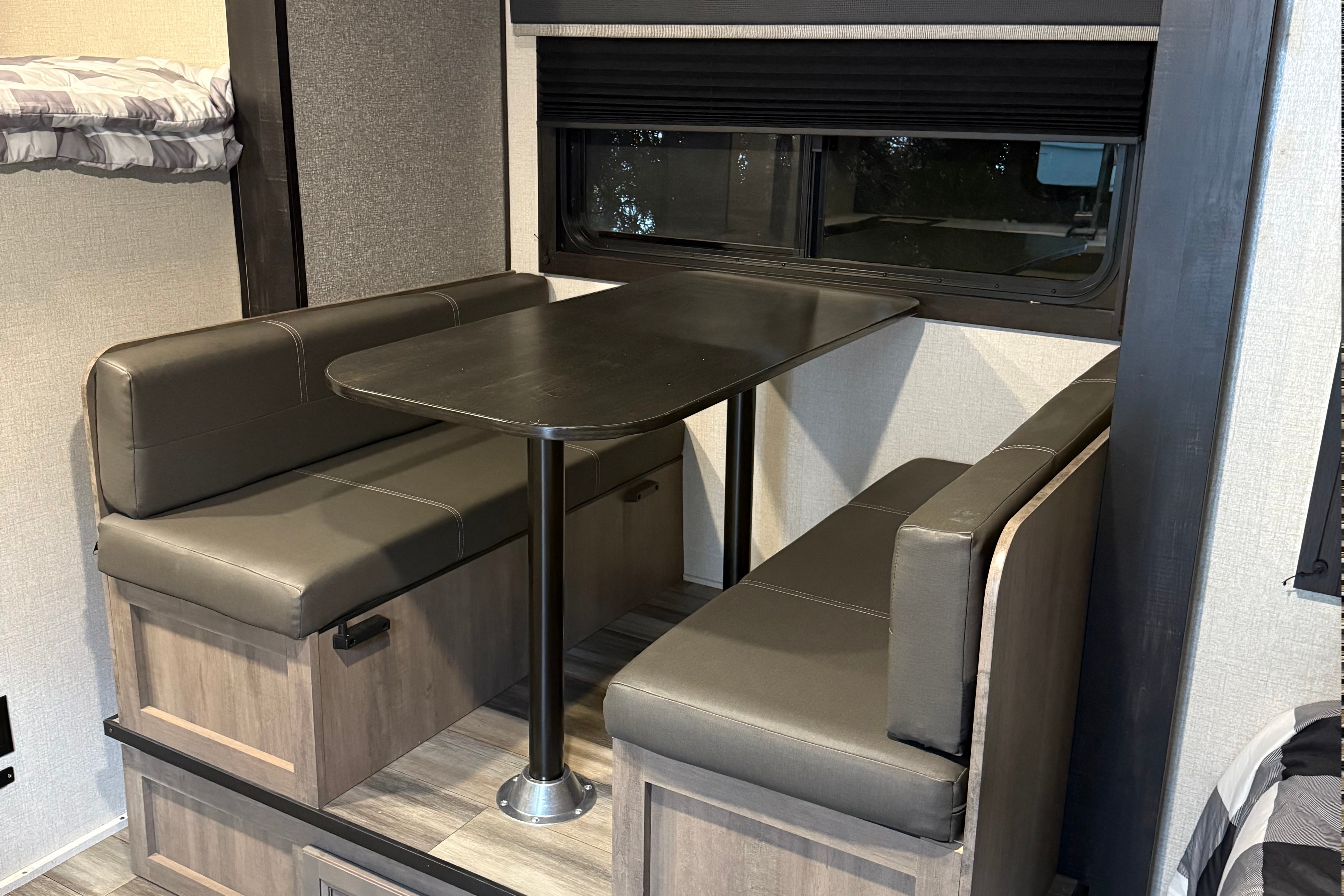 The Cozy Camper - 2022 Highland Ridge 22' Trailer