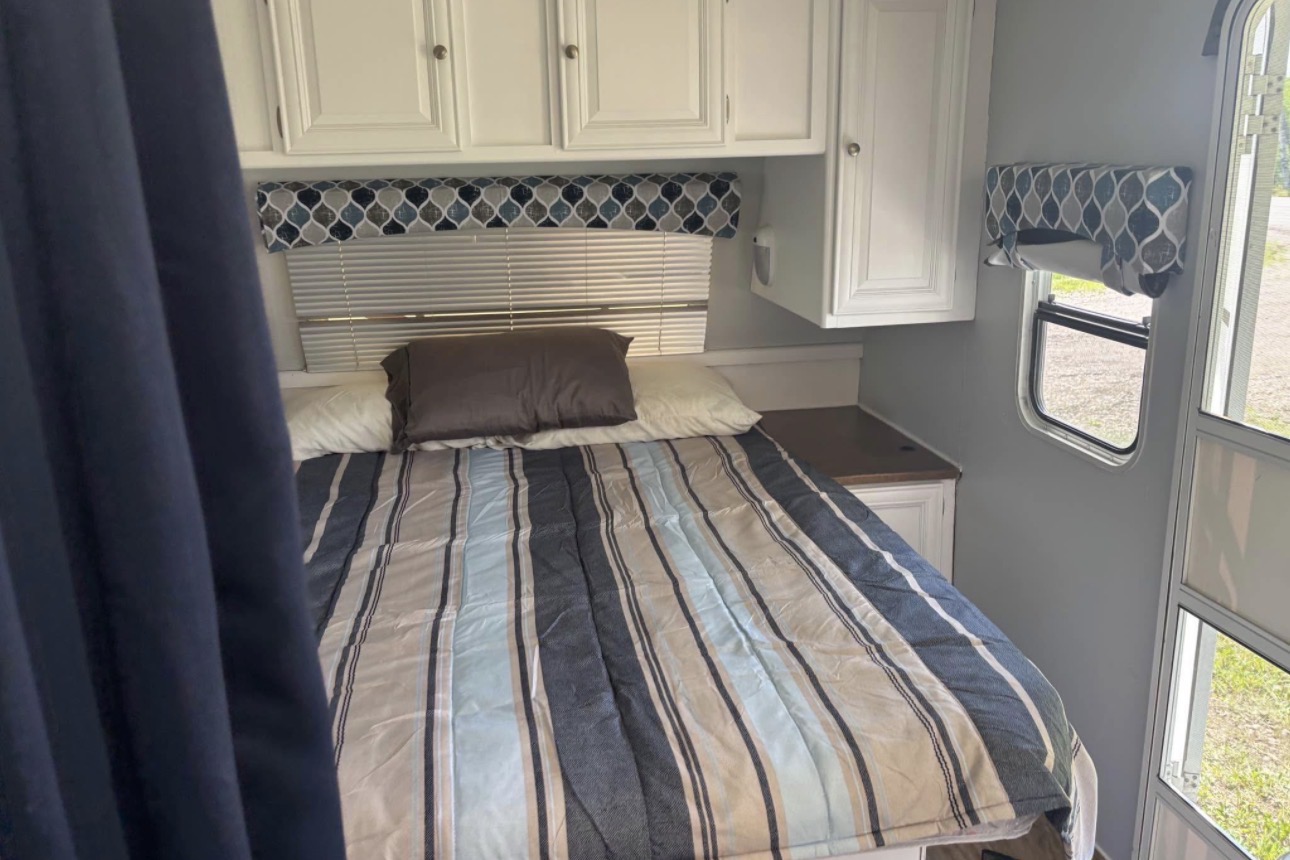 Michi’s feather lightTravel Trailer