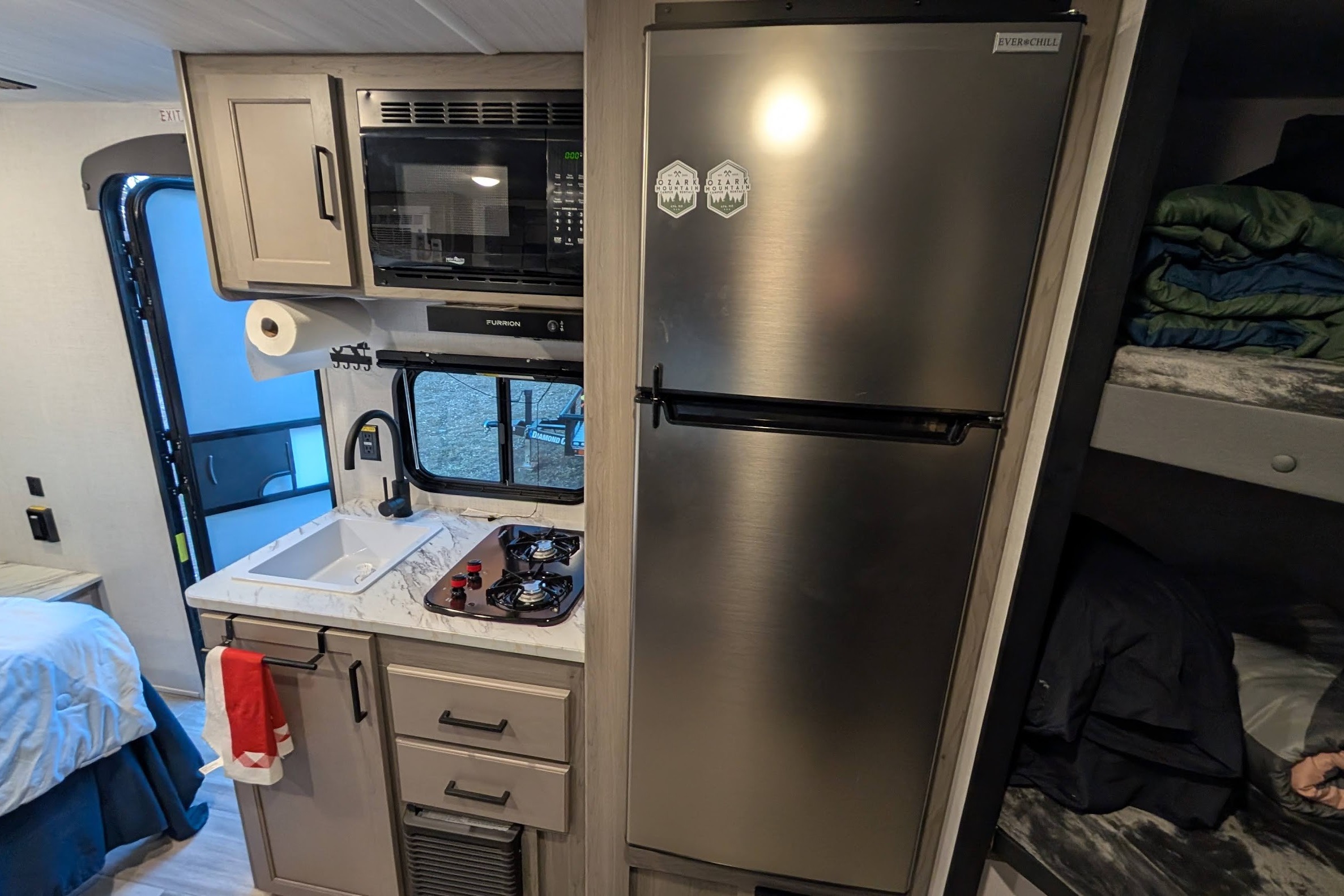 Redwood - Cozy Couples Camper (Sleeps 4-6)