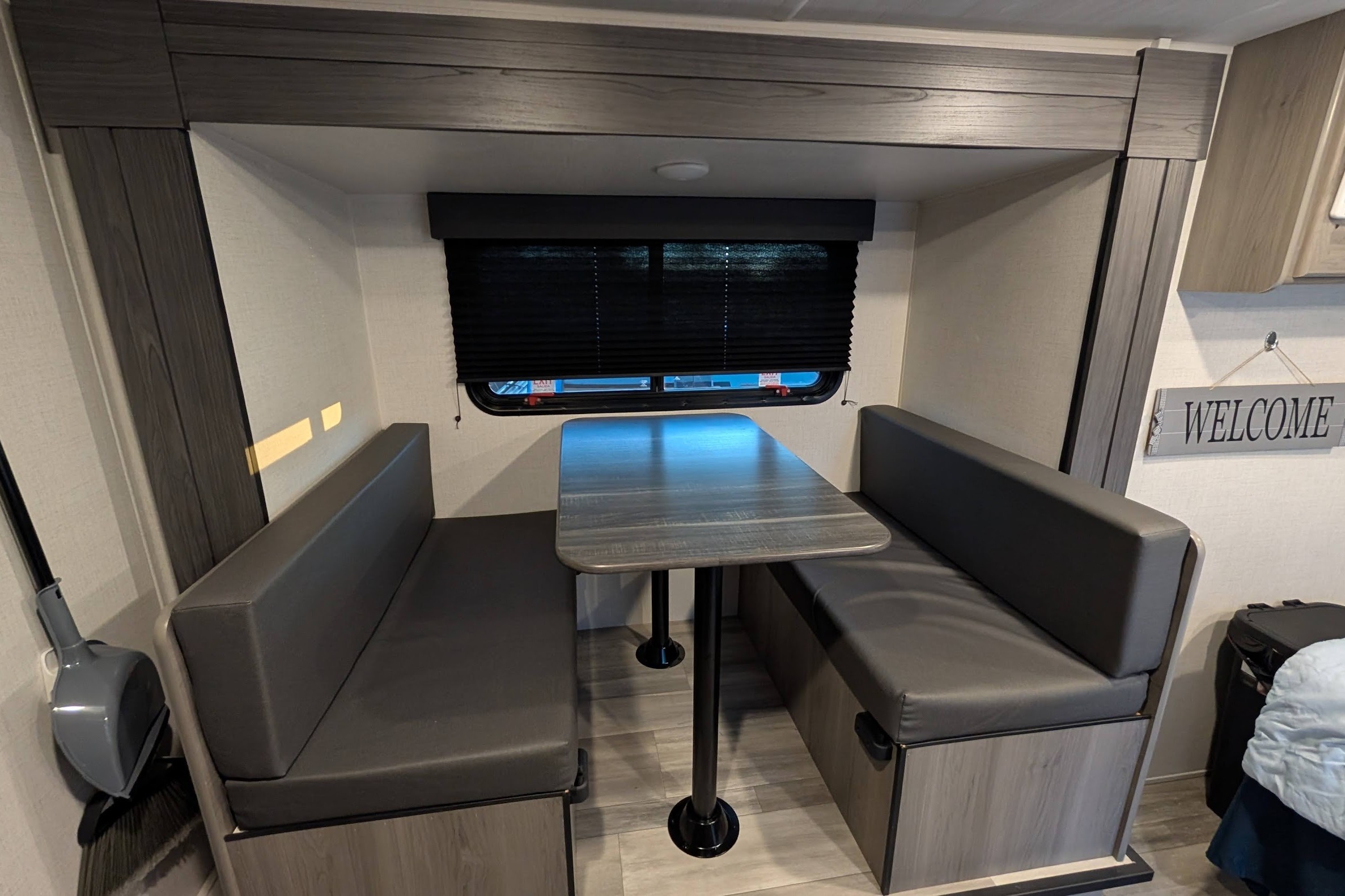 Redwood - Cozy Couples Camper (Sleeps 4-6)