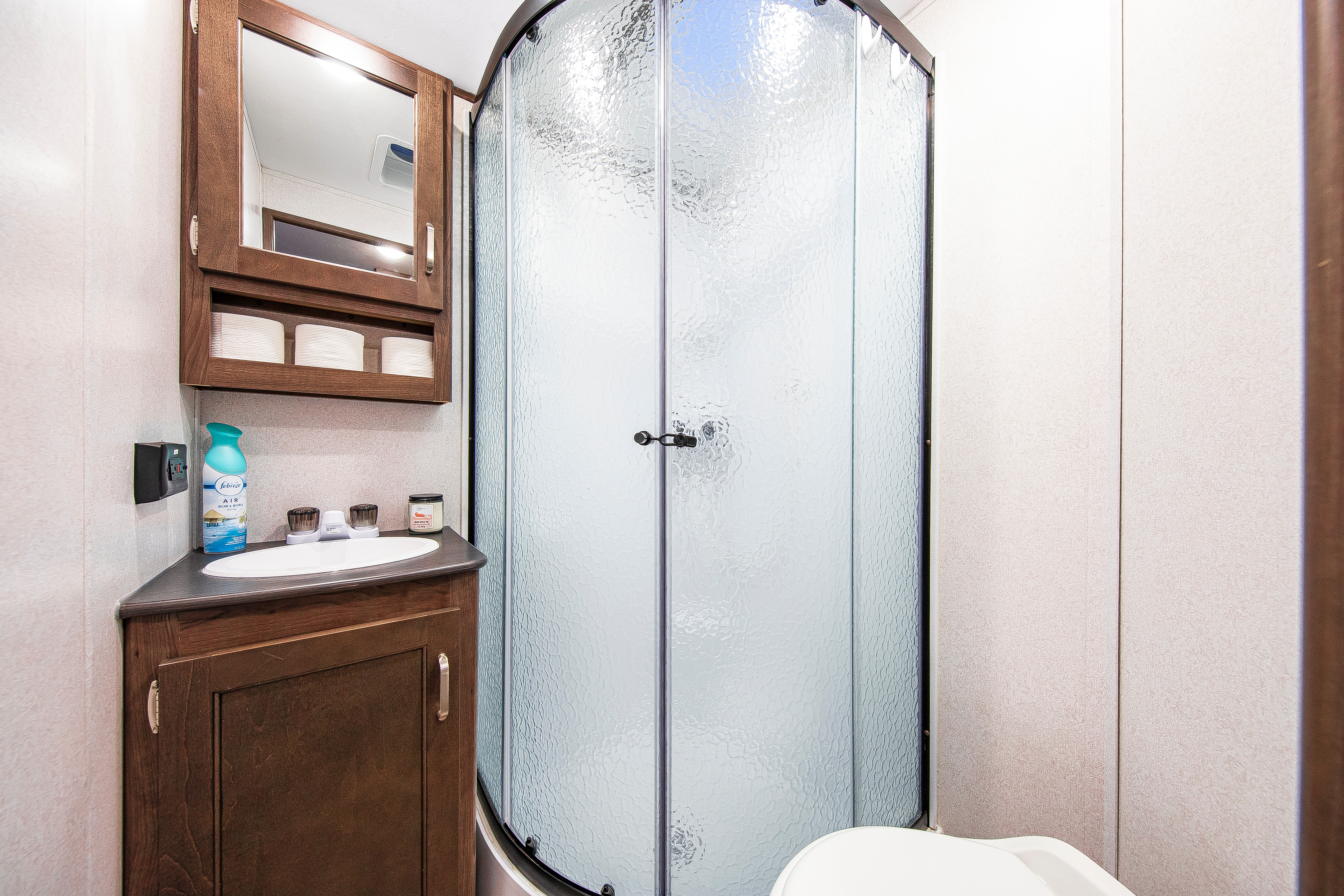 Rv Rentals Way of Life's Keystone Passport GT Series 3400QB Travel Trailer (Sleep 12) LP1