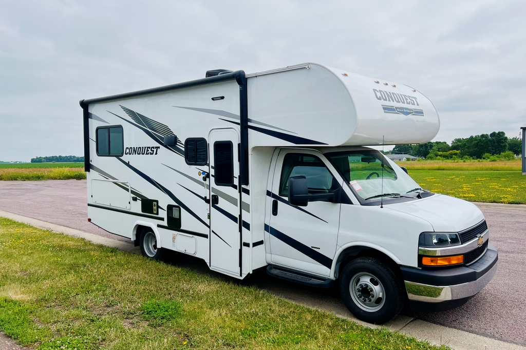  Easy to drive- RV rental