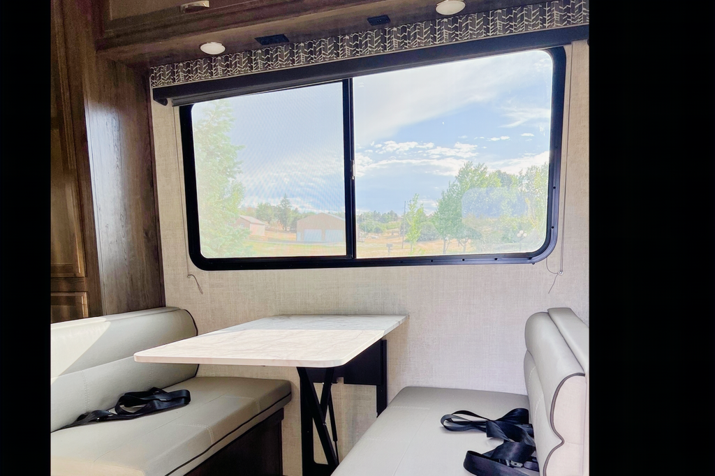  Easy to drive- RV rental