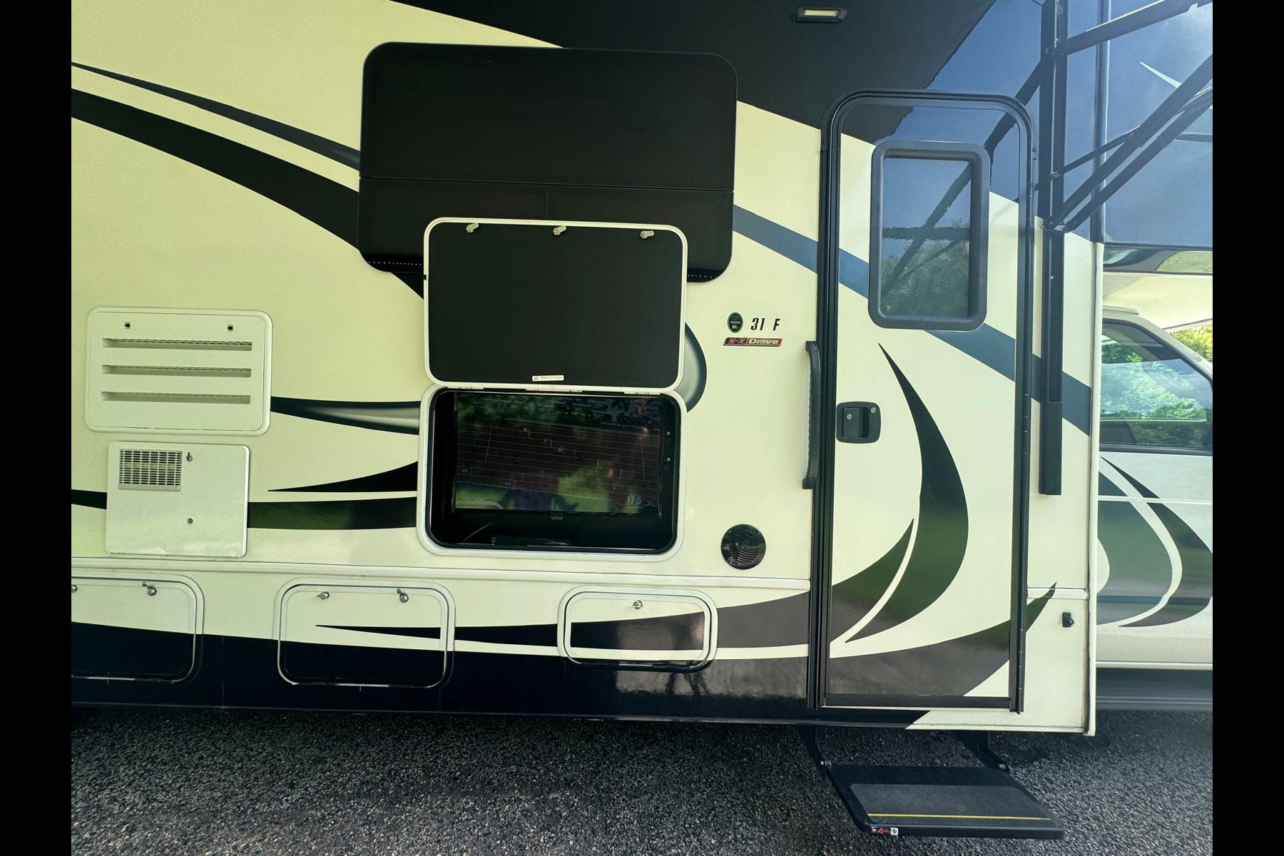 Phoenix - Entegra Coach Odyssey 31F Class C ***SLEEPS 10***UNLIMITED MILES***