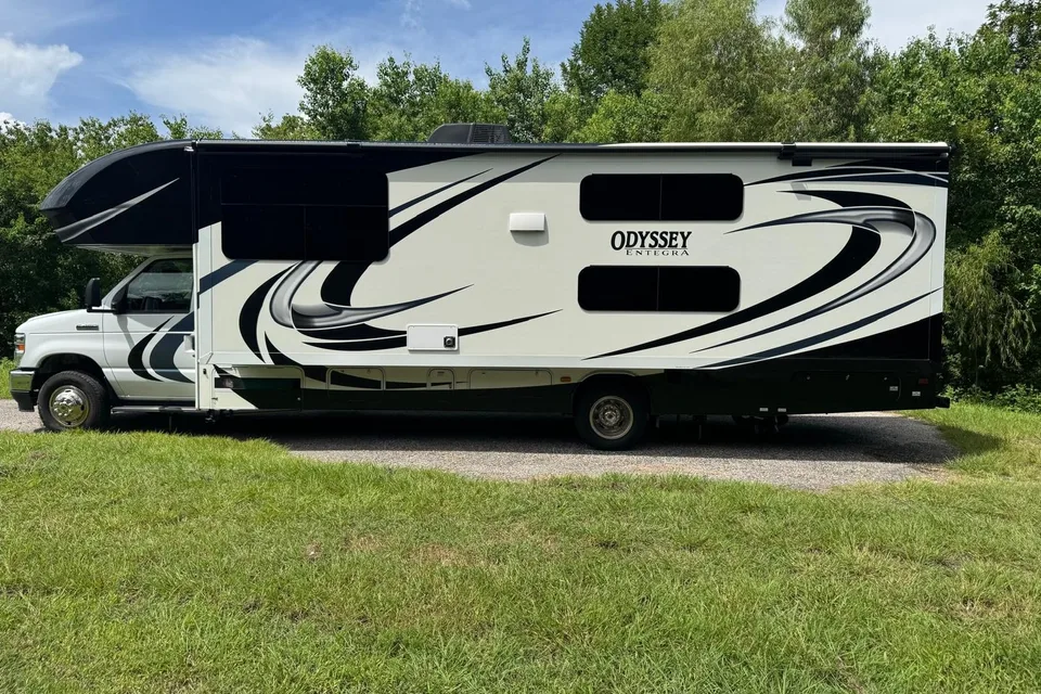 Phoenix - Entegra Coach Odyssey 31F Class C ***SLEEPS 10***UNLIMITED MILES***