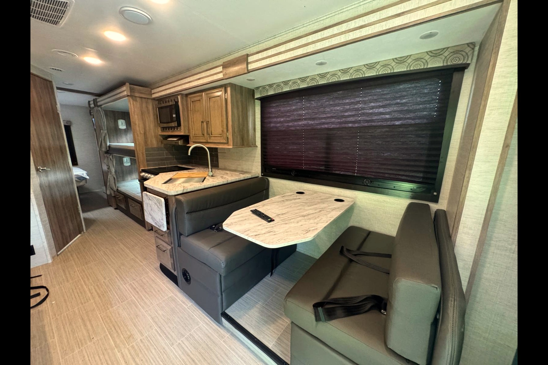 Phoenix - Entegra Coach Odyssey 31F Class C ***SLEEPS 10***UNLIMITED MILES***