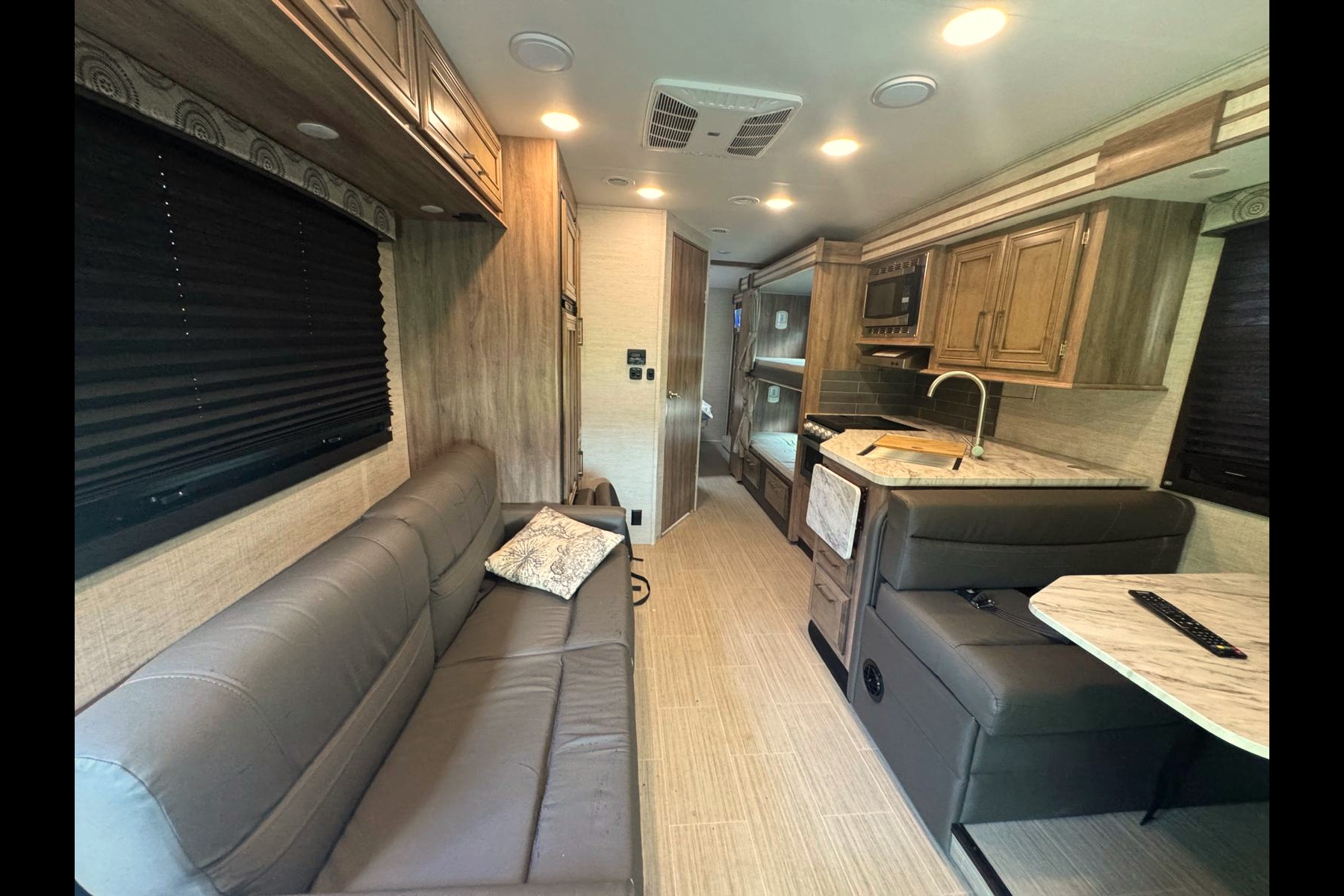 Phoenix - Entegra Coach Odyssey 31F Class C ***SLEEPS 10***UNLIMITED MILES***