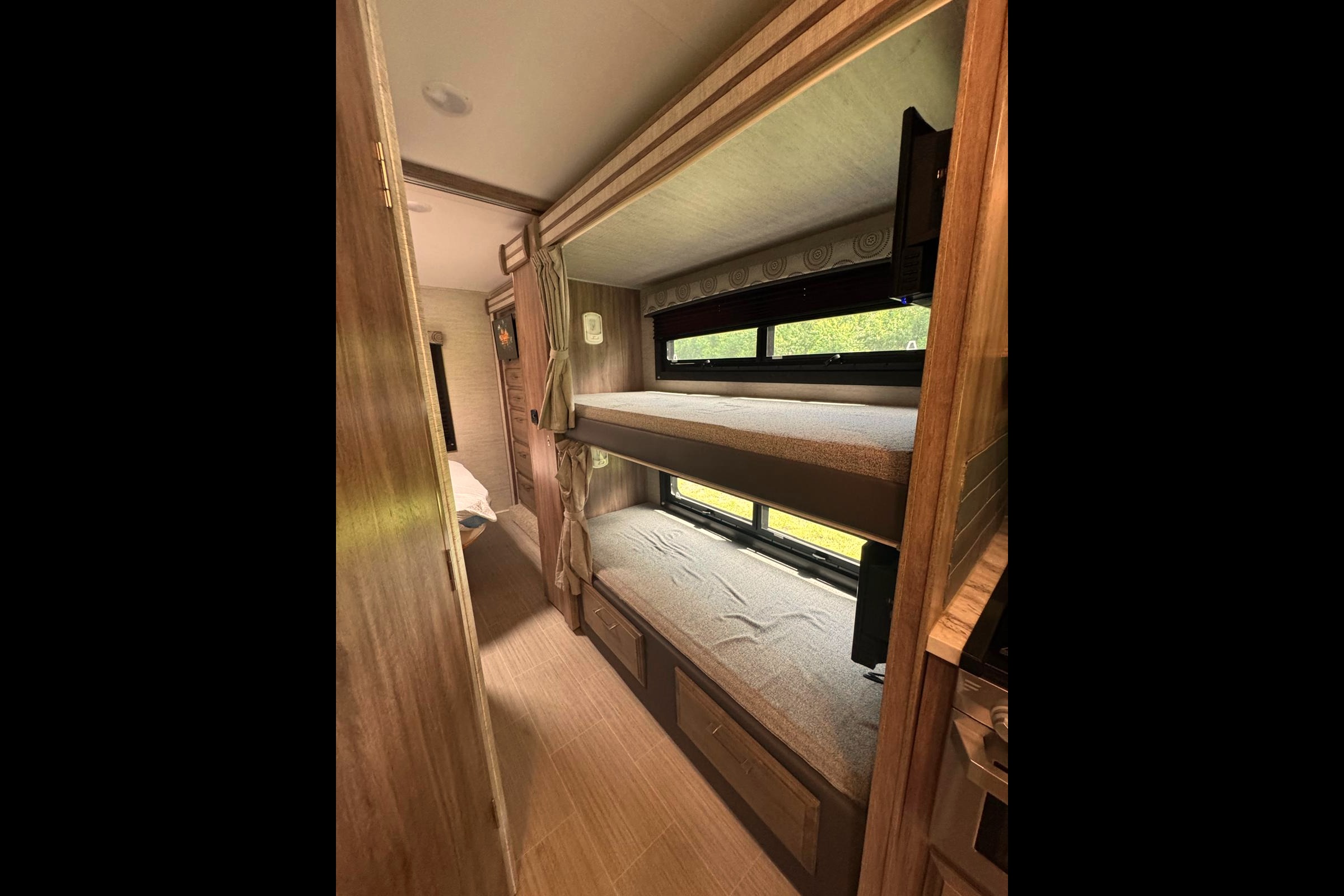 Phoenix - Entegra Coach Odyssey 31F Class C ***SLEEPS 10***UNLIMITED MILES***