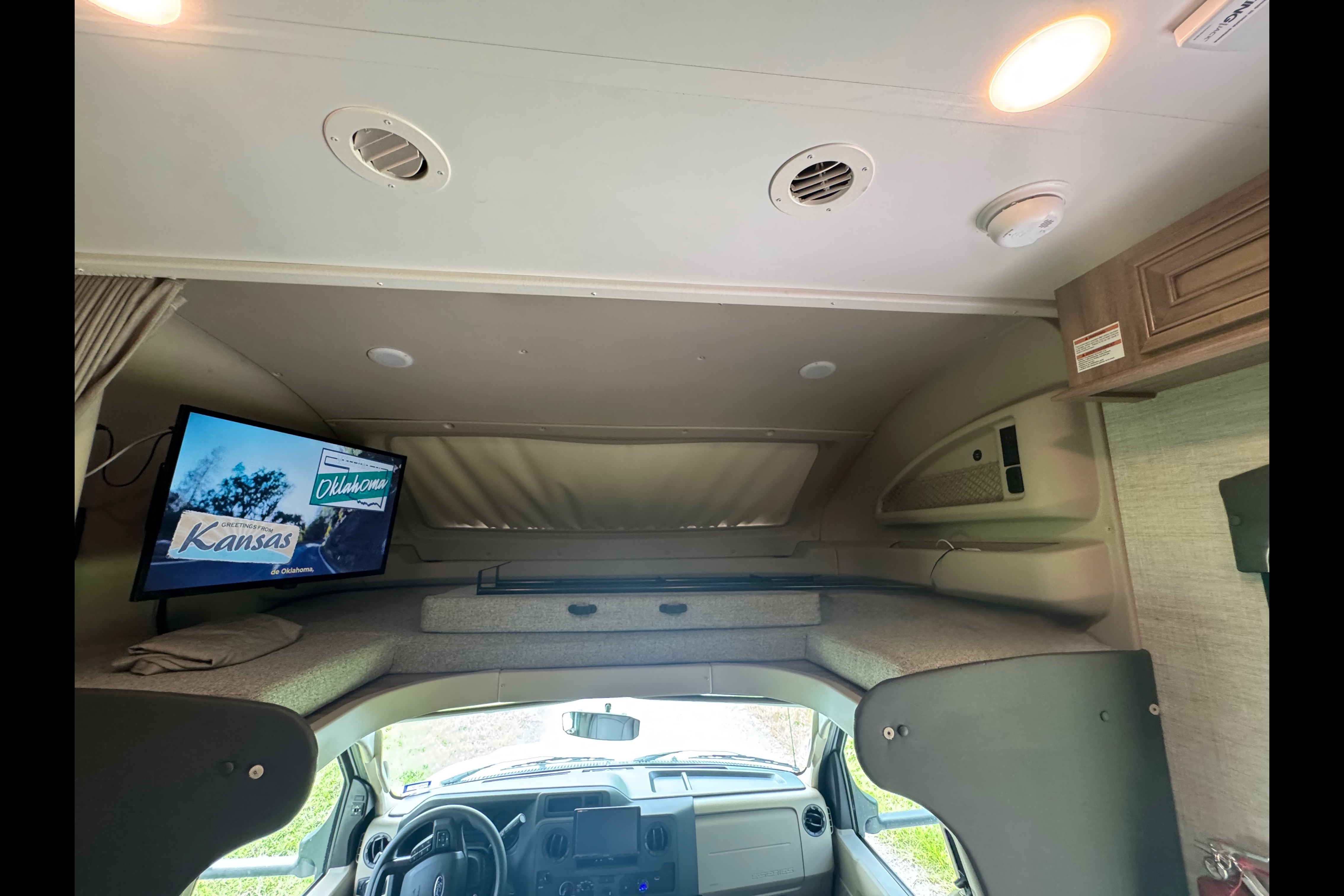Phoenix - Entegra Coach Odyssey 31F Class C ***SLEEPS 10***UNLIMITED MILES***