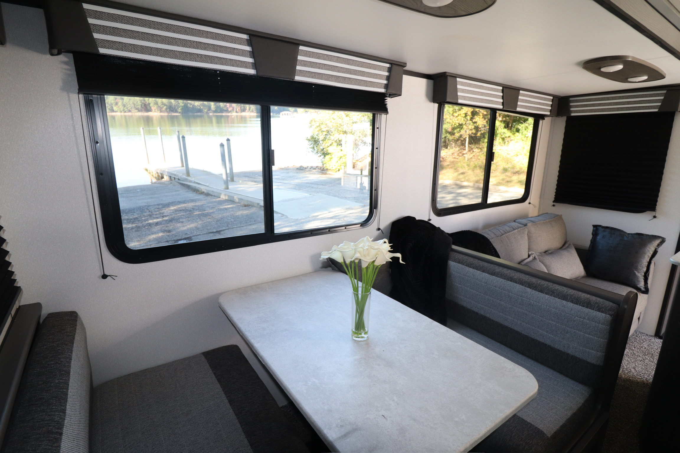 2021 MPG 2720BH Luxury Family Bunkhouse Camper