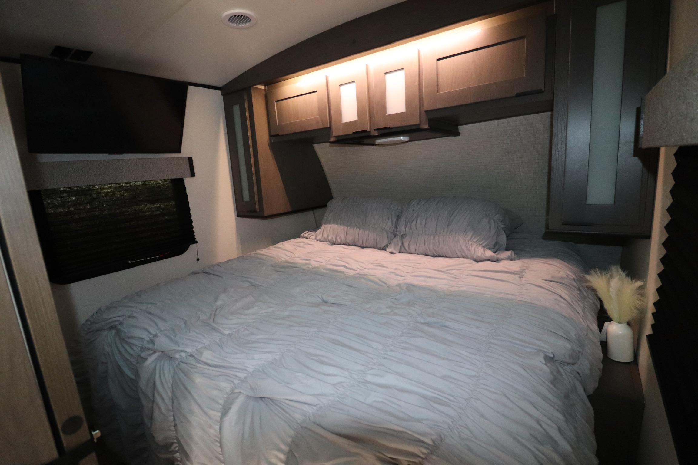 2021 MPG 2720BH Luxury Family Bunkhouse Camper