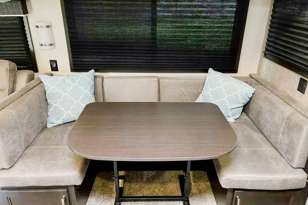 John's Glamping Jayco Jayflight Travel Trailer