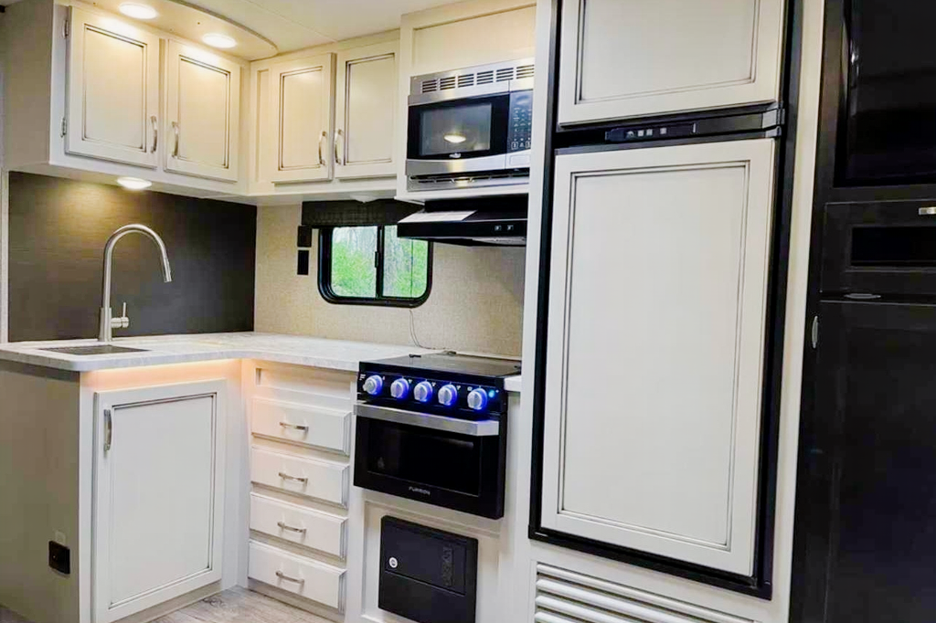 John's Glamping Jayco Jayflight Travel Trailer