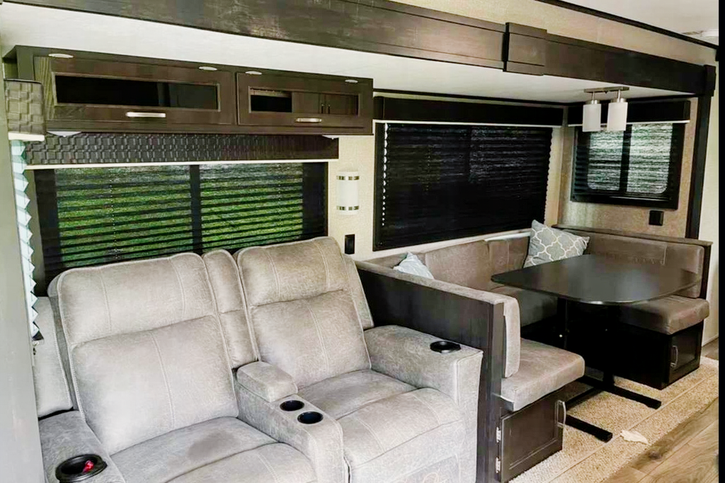 John's Glamping Jayco Jayflight Travel Trailer