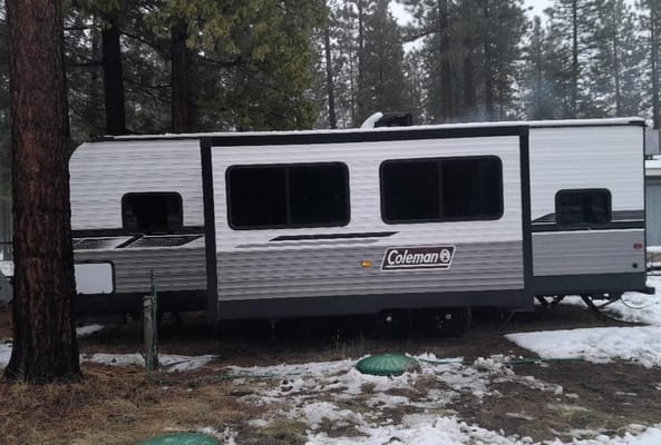 Camping time Coleman Lantern BH263 Travel Trailer