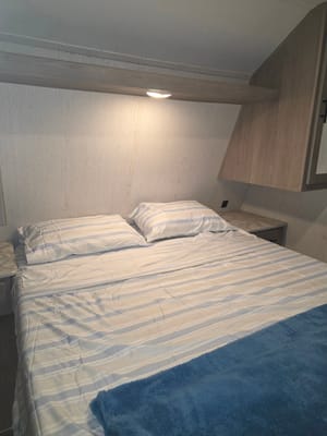 Camping time Coleman Lantern BH263 Travel Trailer