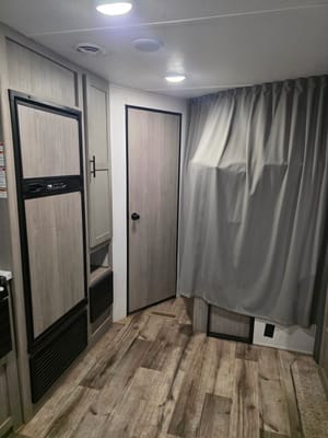 Camping time Coleman Lantern BH263 Travel Trailer