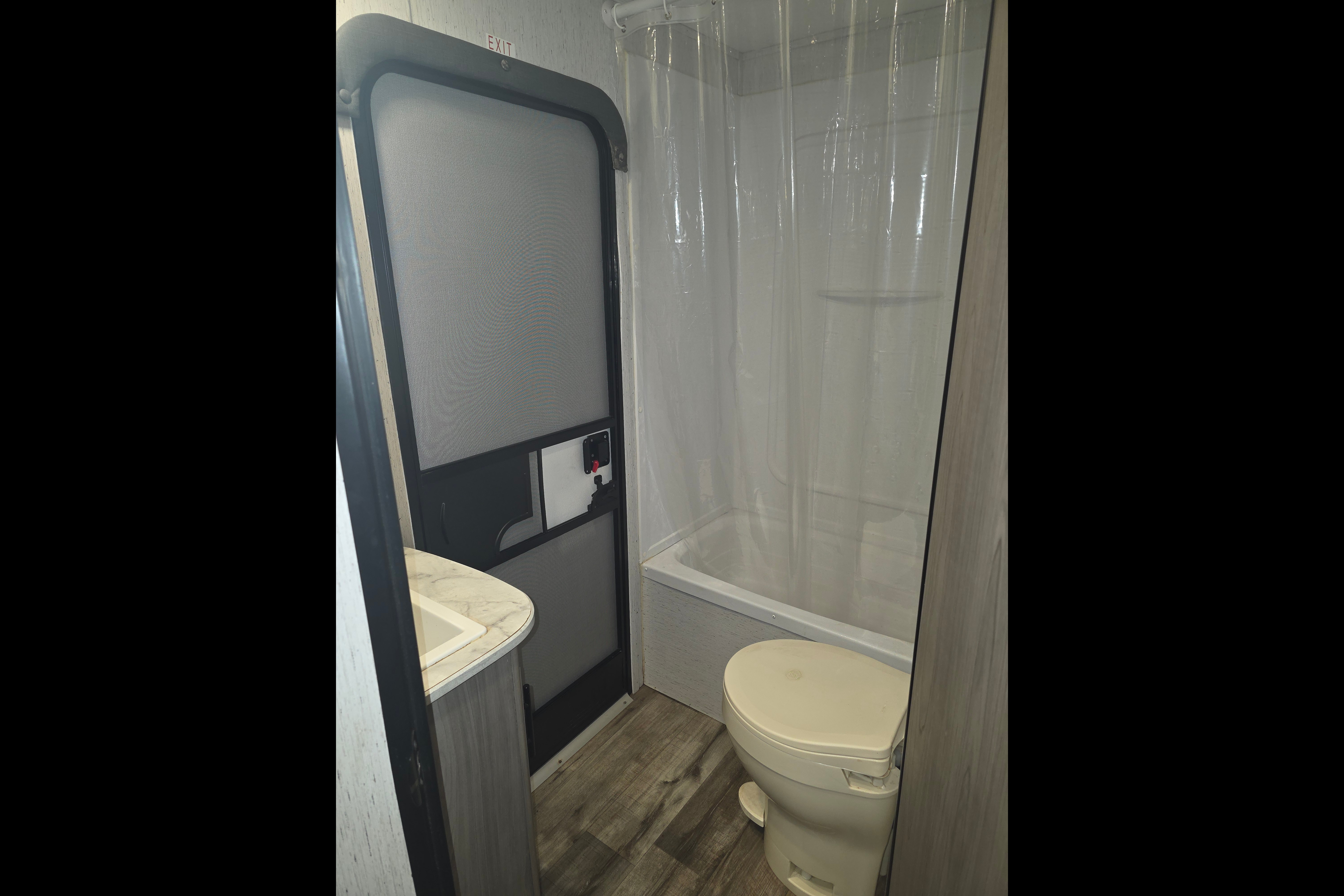 Camping time Coleman Lantern BH263 Travel Trailer
