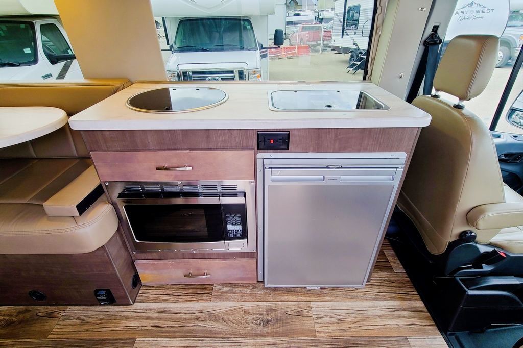 Adventurer Okanagan Tribute Campervan for 2+2