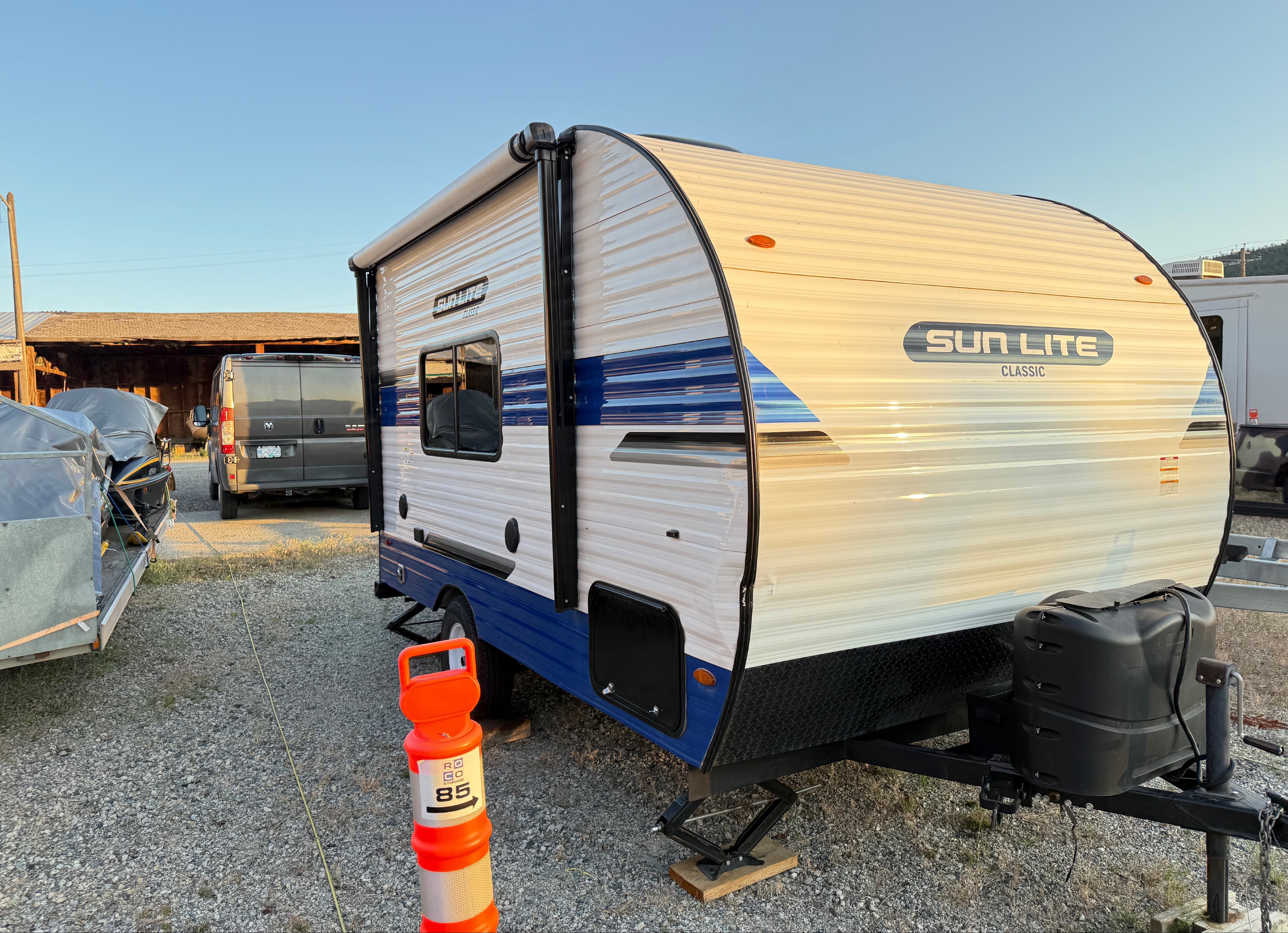 Sam's Sun lite Bh16 Travel Trailer