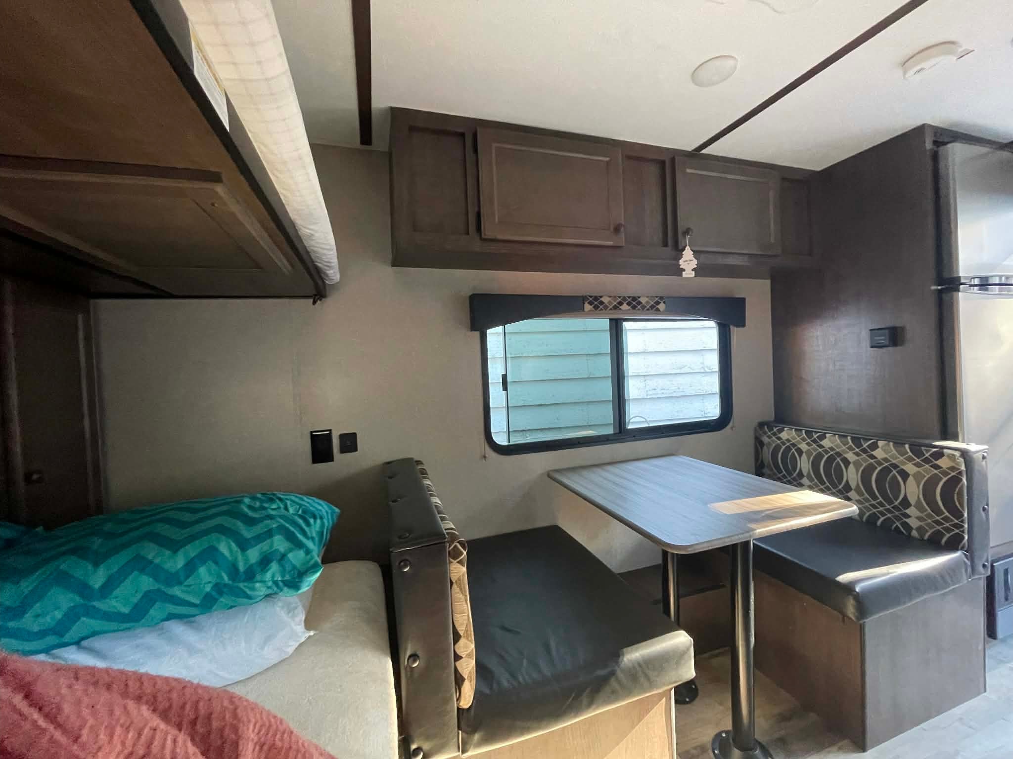 Sam's Sun lite Bh16 Travel Trailer