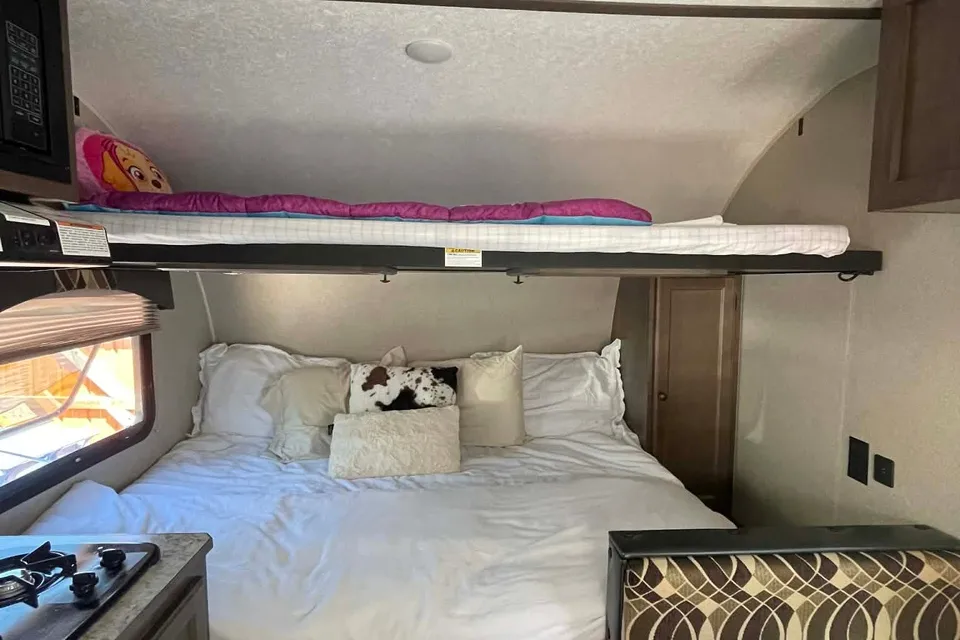 Sam's Sun lite Bh16 Travel Trailer