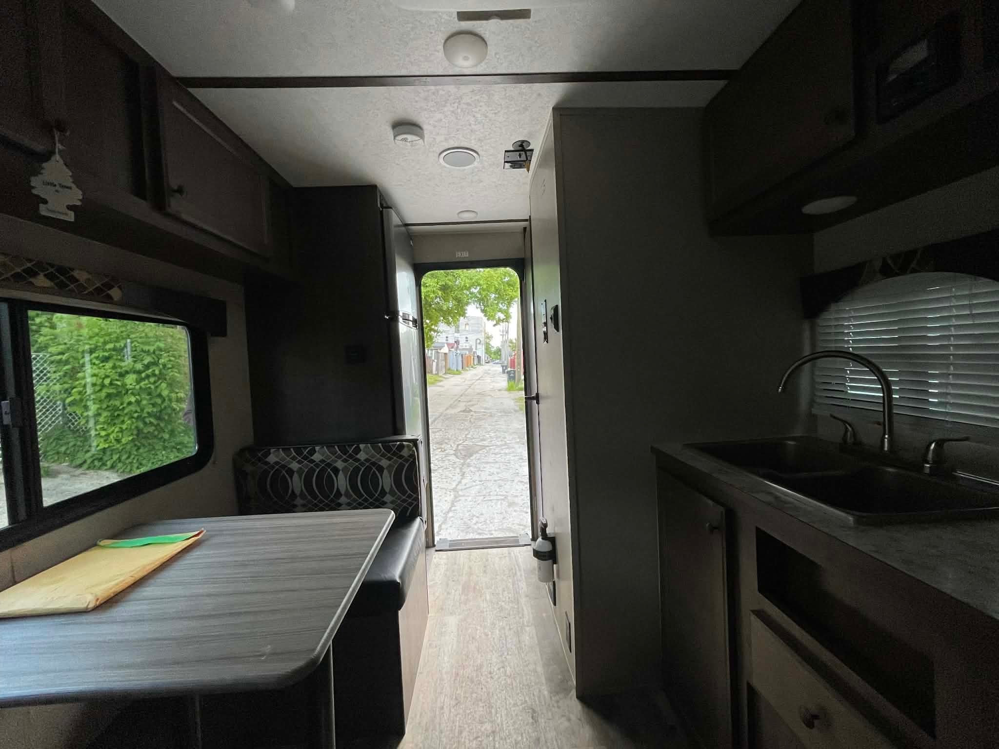 Sam's Sun lite Bh16 Travel Trailer