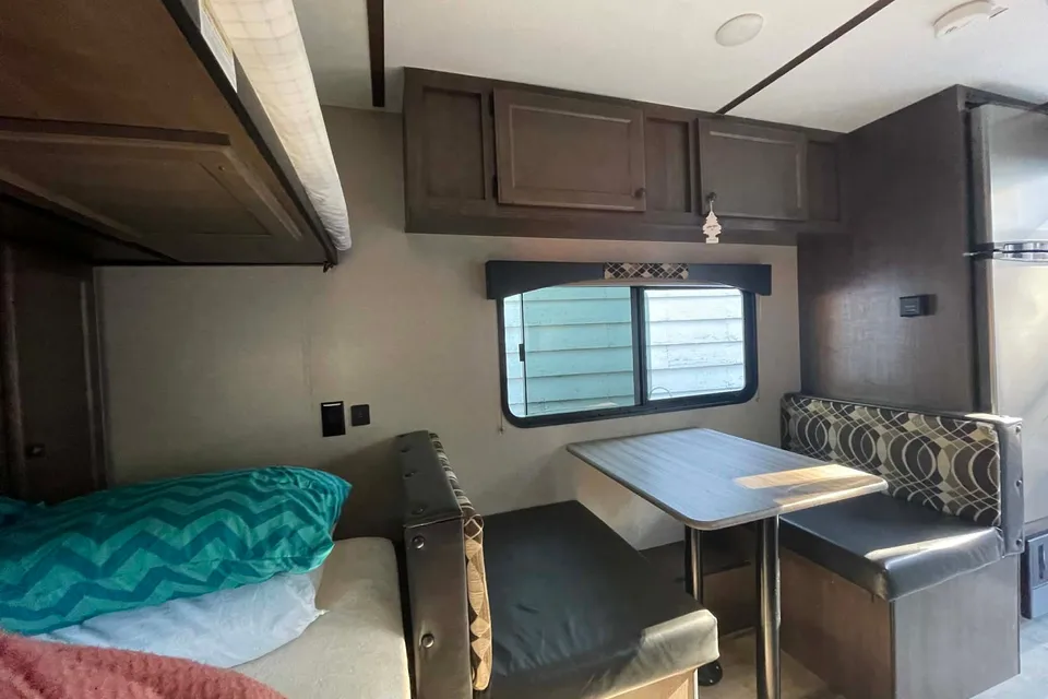 Sam's Sun lite Bh16 Travel Trailer