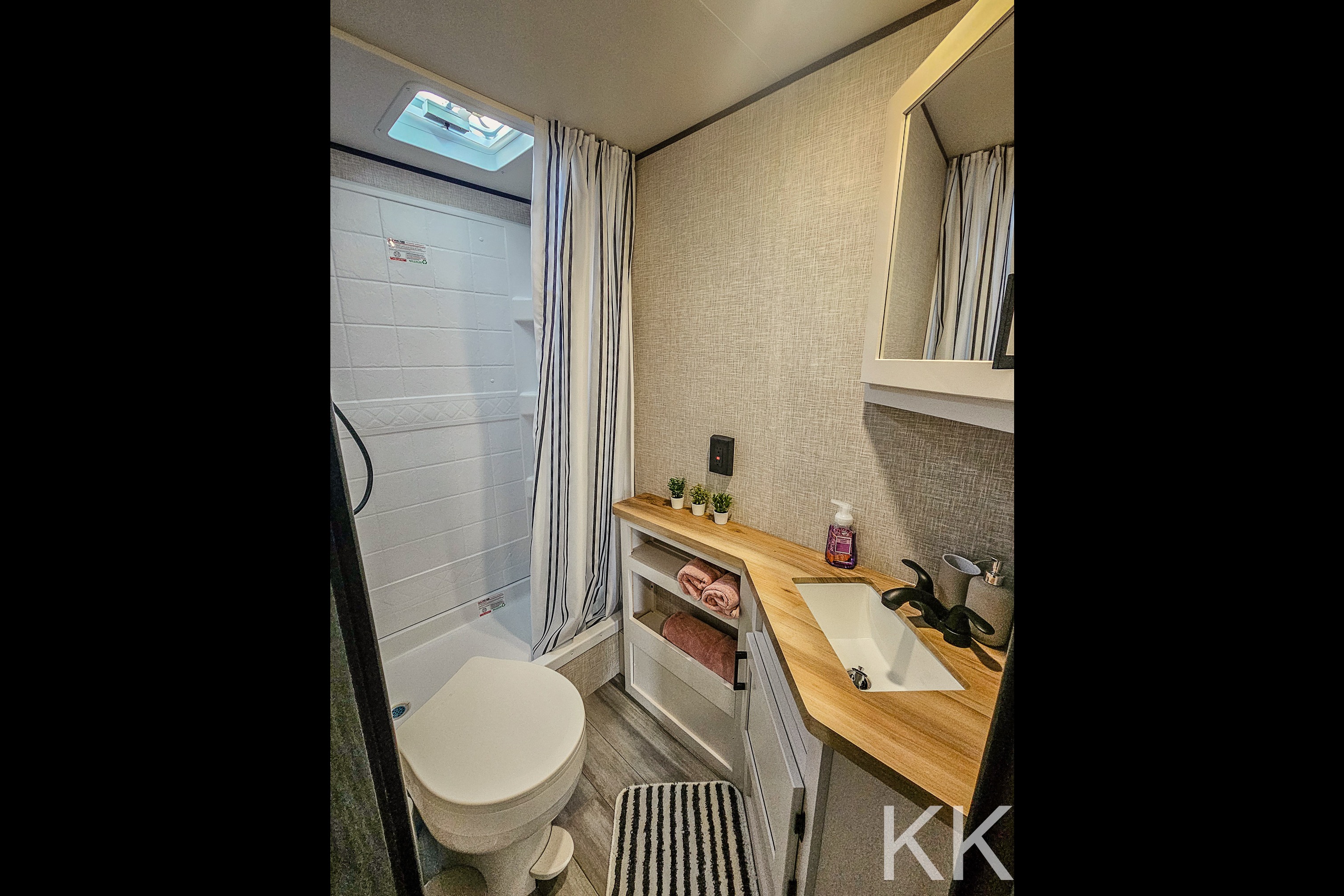 Open Range 26BHS Luxury Family Travel Trailer – Sleeps 10 | Upgraded Mattress | Fully Loaded