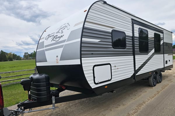 Open Range 26BHS Luxury Family Travel Trailer – Sleeps 10 | Upgraded Mattress | Fully Loaded