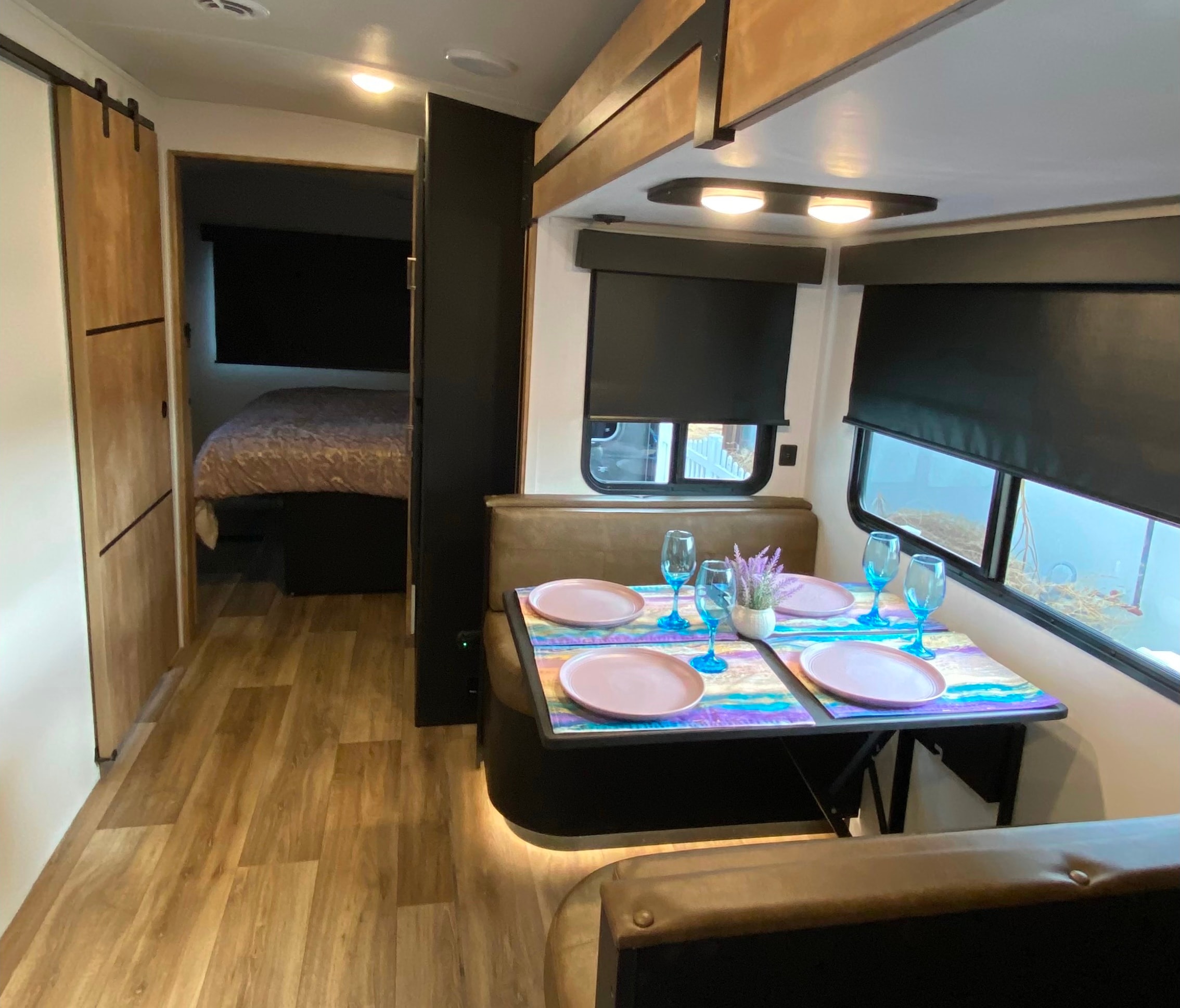 “THE GLAMPER" keystone Outback 342cg/2BD/1 bath