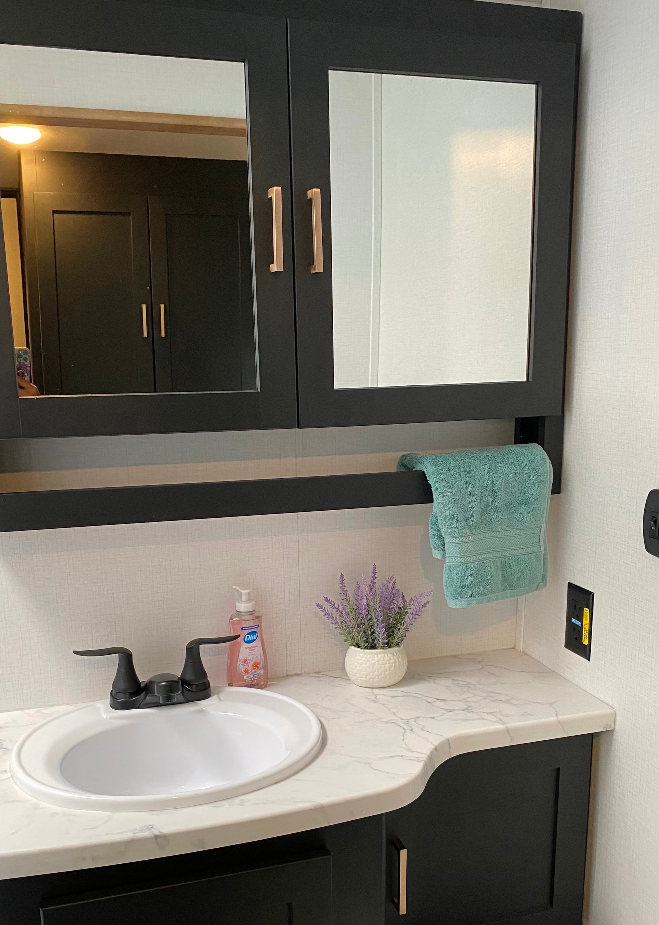 “THE GLAMPER" keystone Outback 342cg/2BD/1 bath