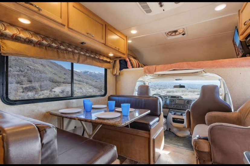 Thor Motor Coach 22 E Class C -Unlimited Mileage