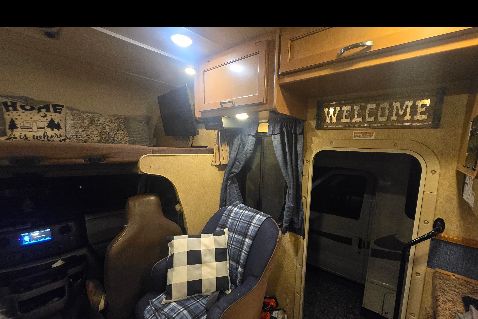 Thor Motor Coach 22 E Class C -Unlimited Mileage