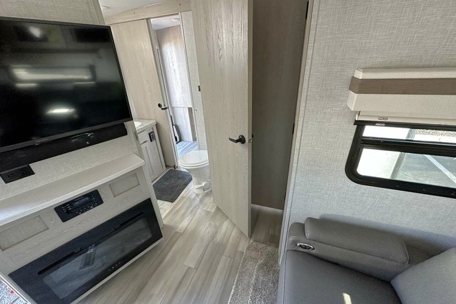 [73] Stress Free RVs - 2022 - Rockwood - Couples Trailer