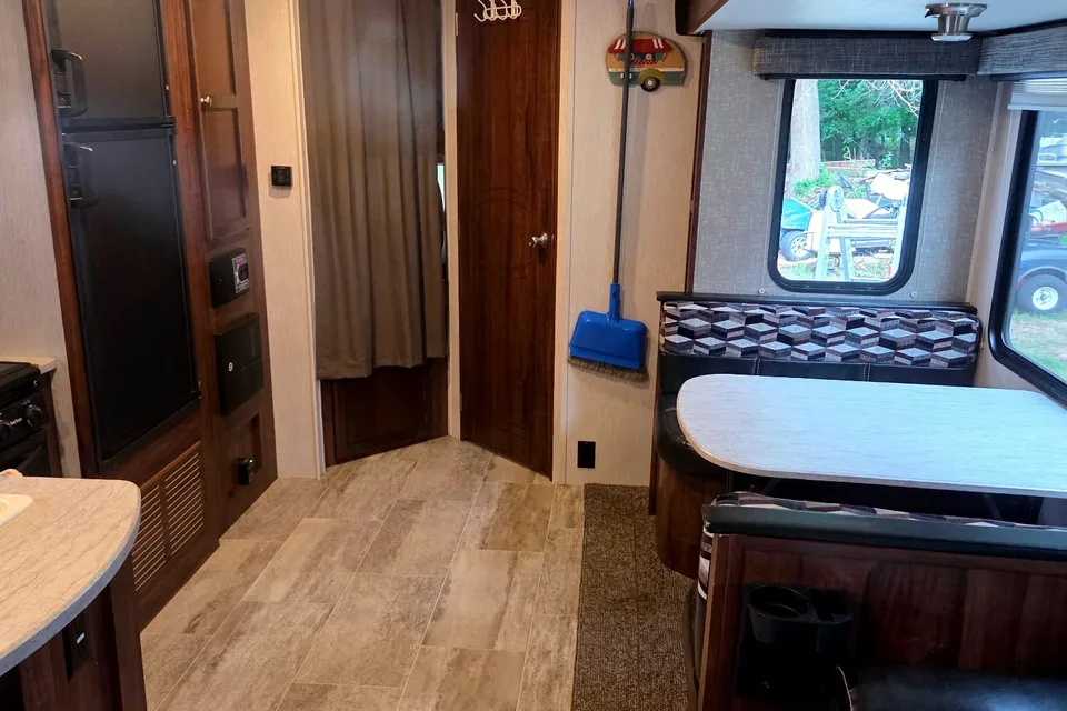 Great Lakes Glampers Heartland Mallard Travel Trailer