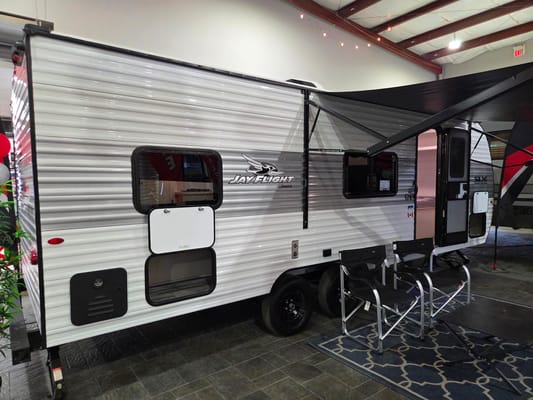 Nate and Katie's Jayco SLX Travel Trailer