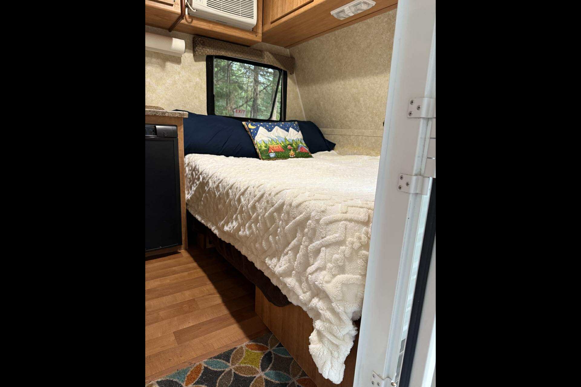 Tony's Gulf Stream Innsbruck Superlite 16bhc Travel Trailer
