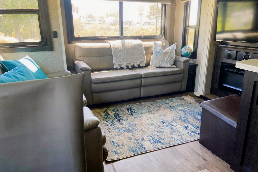 Modern Luxury Trailer for Outdoor Getaway