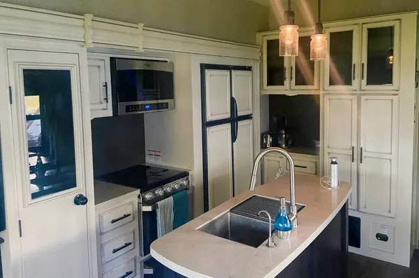 Modern Luxury Trailer for Outdoor Getaway