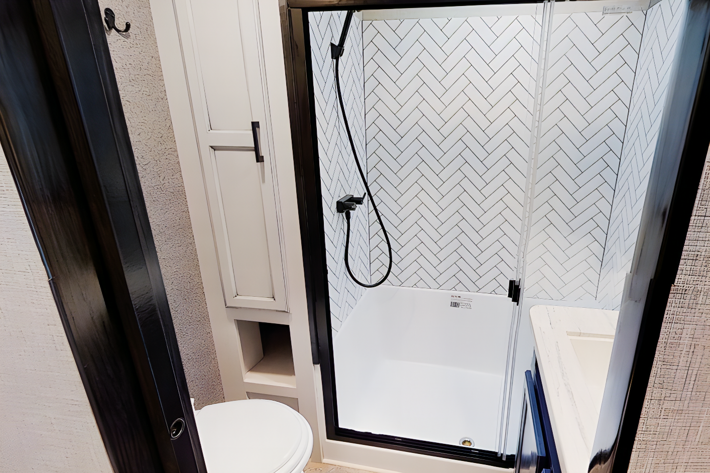 Modern Luxury Trailer for Outdoor Getaway
