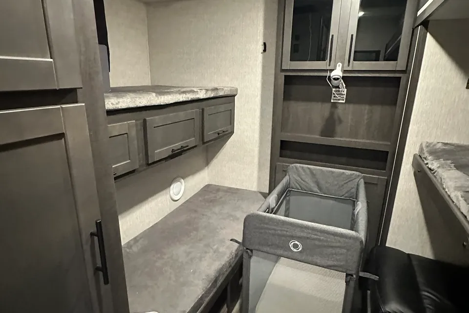 Perfect Family Fifth Wheel with Bunk House & Outdoor Bar