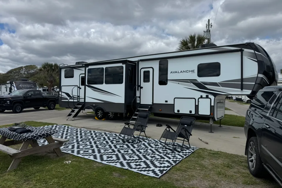 Matt's Keystone Avalanche Fifth Wheel